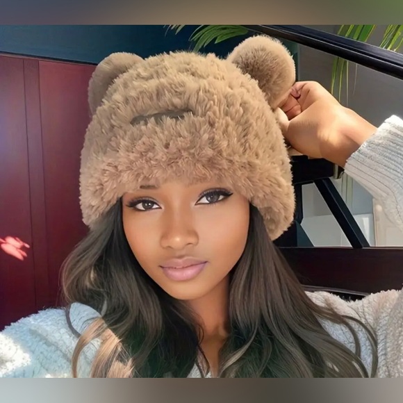 Fuzzy bear hat brand new in black - Picture 6 of 8